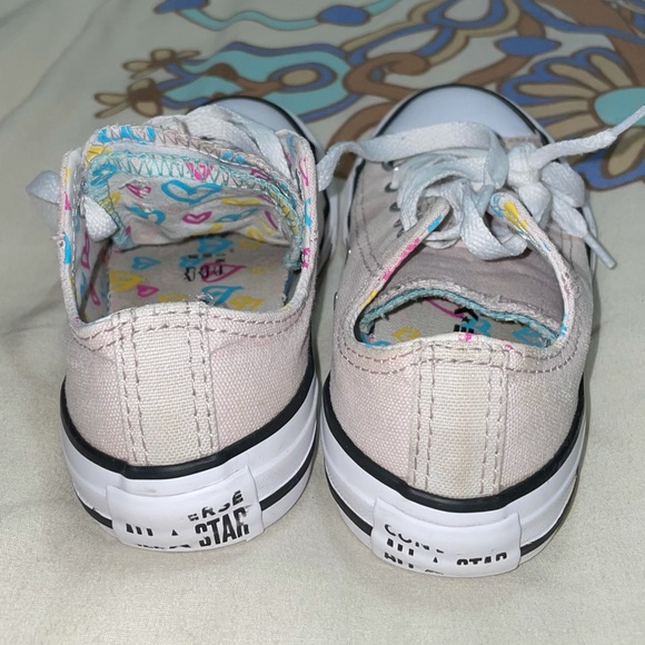 Girls Converse - Picture 3 of 9